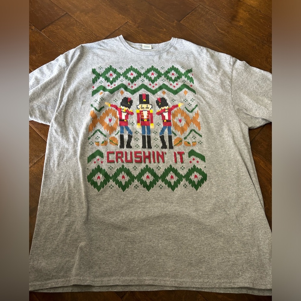 Crushin it Christmas in July tee size rage missing App. 2XL